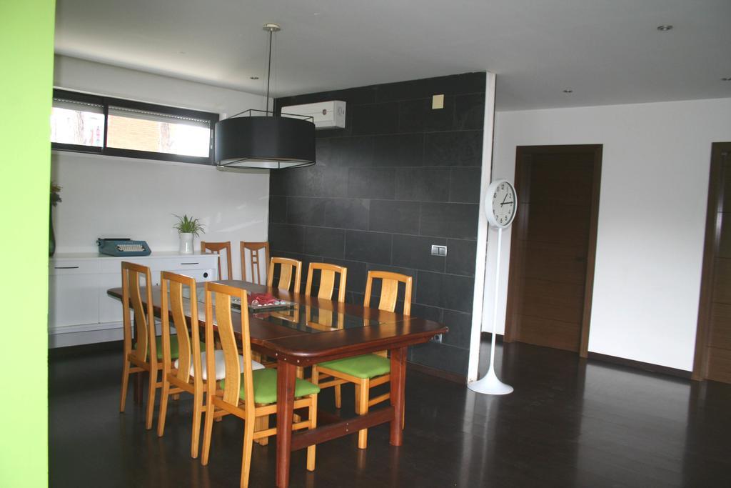 Casa Ceca De La Playa Y Barcelona, Con Piscina Climatizada Y Jacuzzi Villa Vallromanes Eksteriør bilde